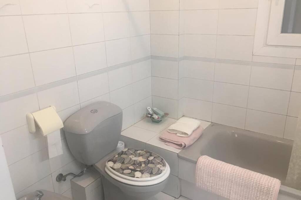 Comode Apartament Al Bell Mig De Girona Eksteriør bilde