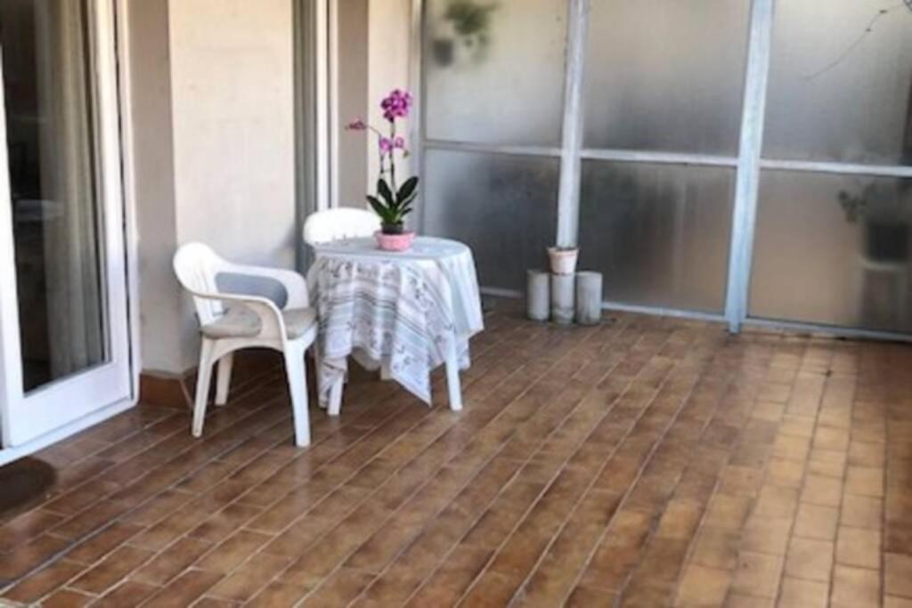 Comode Apartament Al Bell Mig De Girona Eksteriør bilde