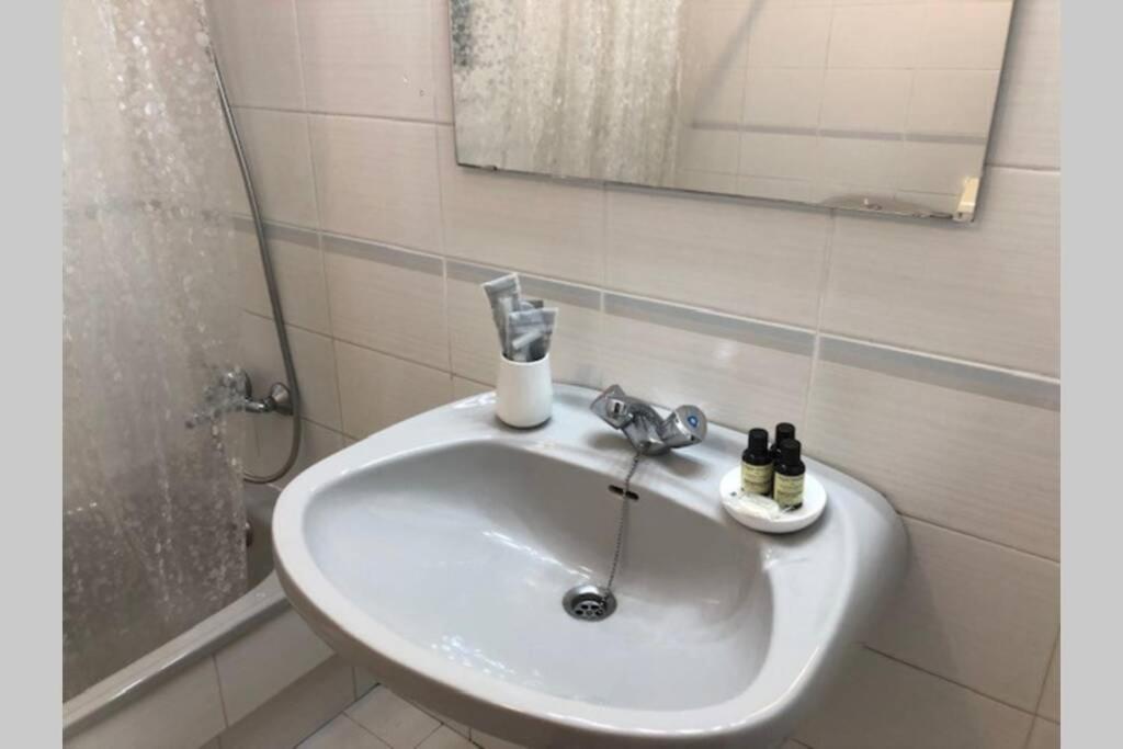 Comode Apartament Al Bell Mig De Girona Eksteriør bilde